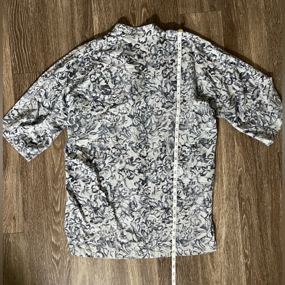 Victor Alfaro size small printed button down shirt - Picture 5 of 7